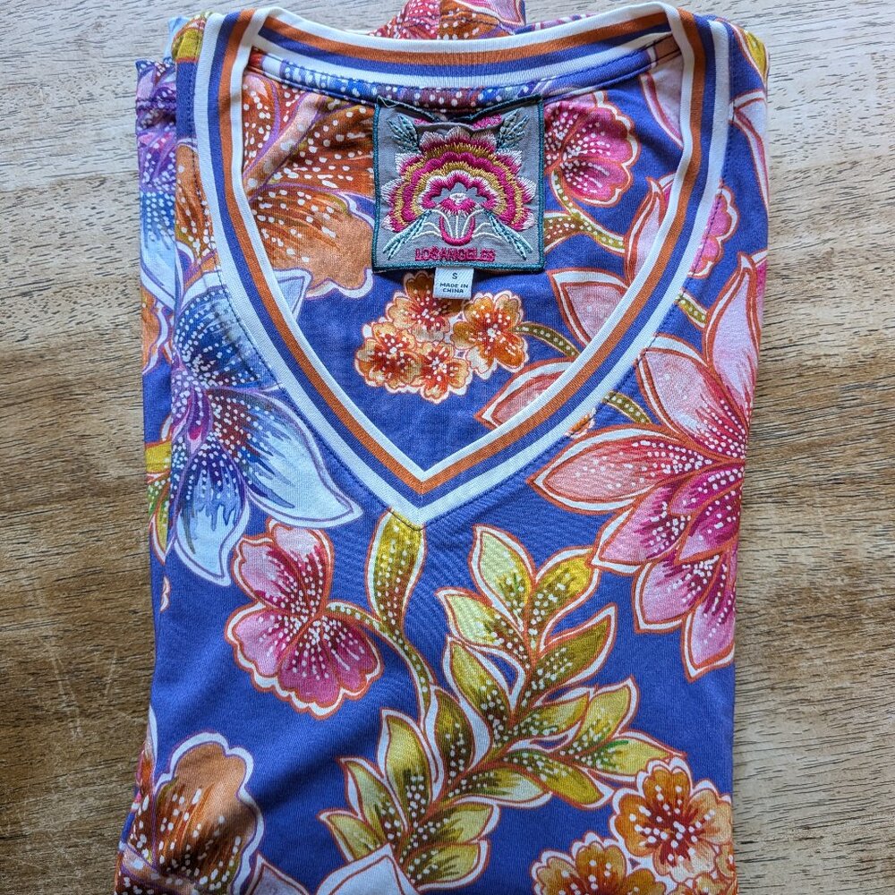 Johnny Was Janie Favorite Short Sleeve V‑Neck Swing Tee Leilah, Size Small - Picture 2 of 9